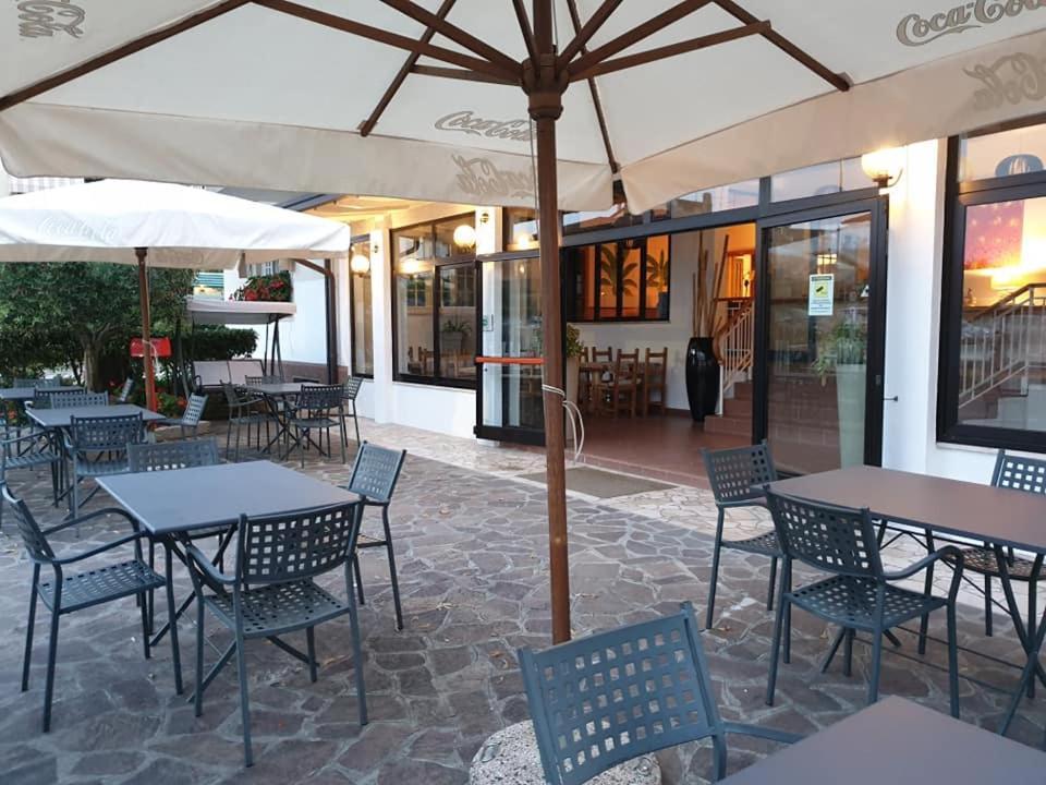 Hotel La Favorita Peschiera del Garda Dış mekan fotoğraf