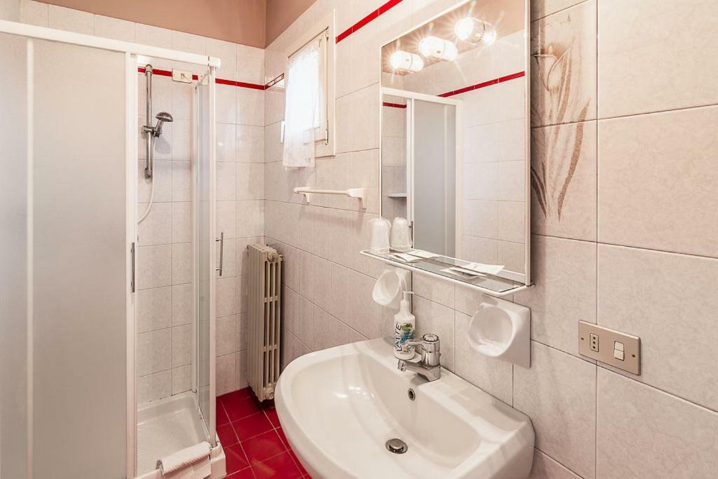 Hotel La Favorita Peschiera del Garda Dış mekan fotoğraf